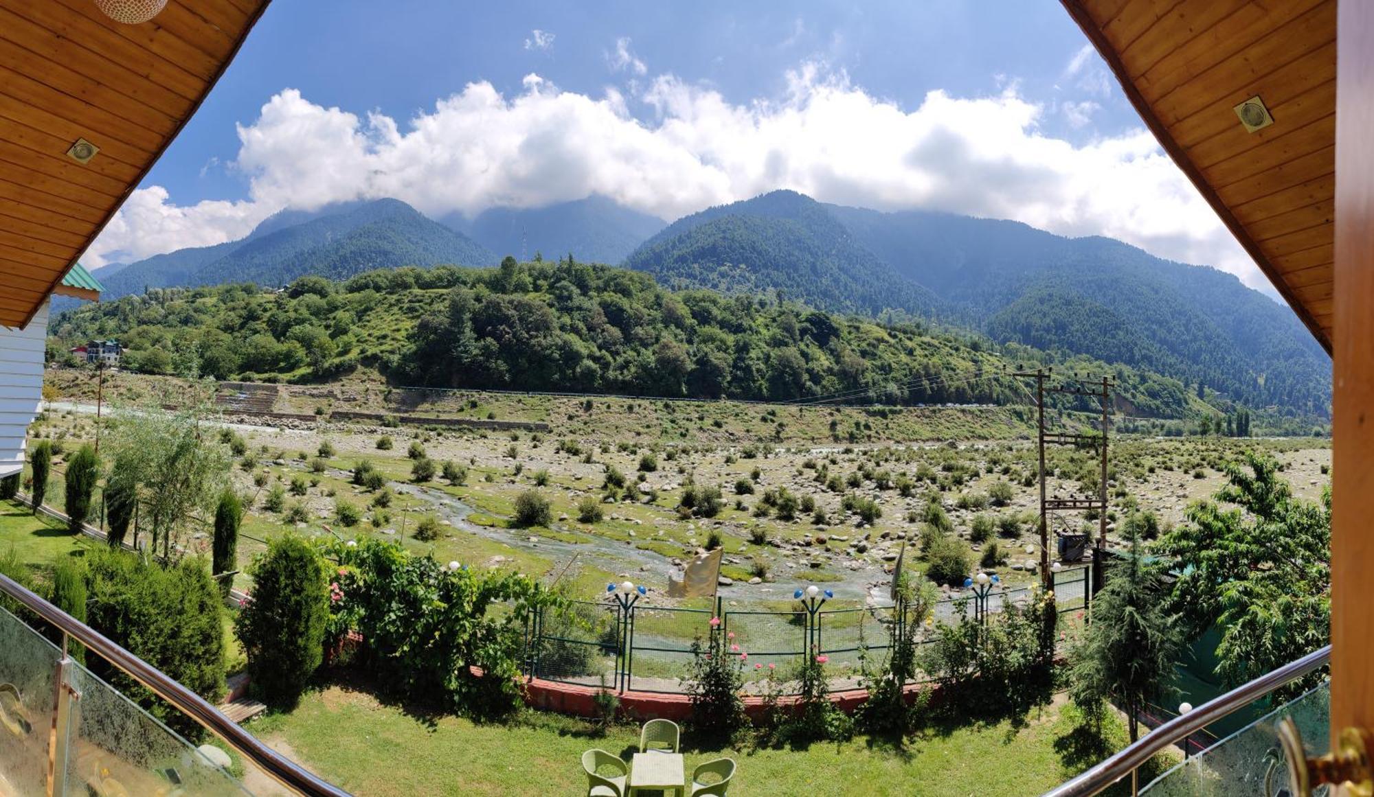 Sojourn Cottages Pahalgam Exterior photo