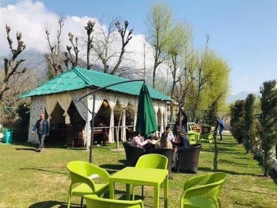 Sojourn Cottages Pahalgam Exterior photo