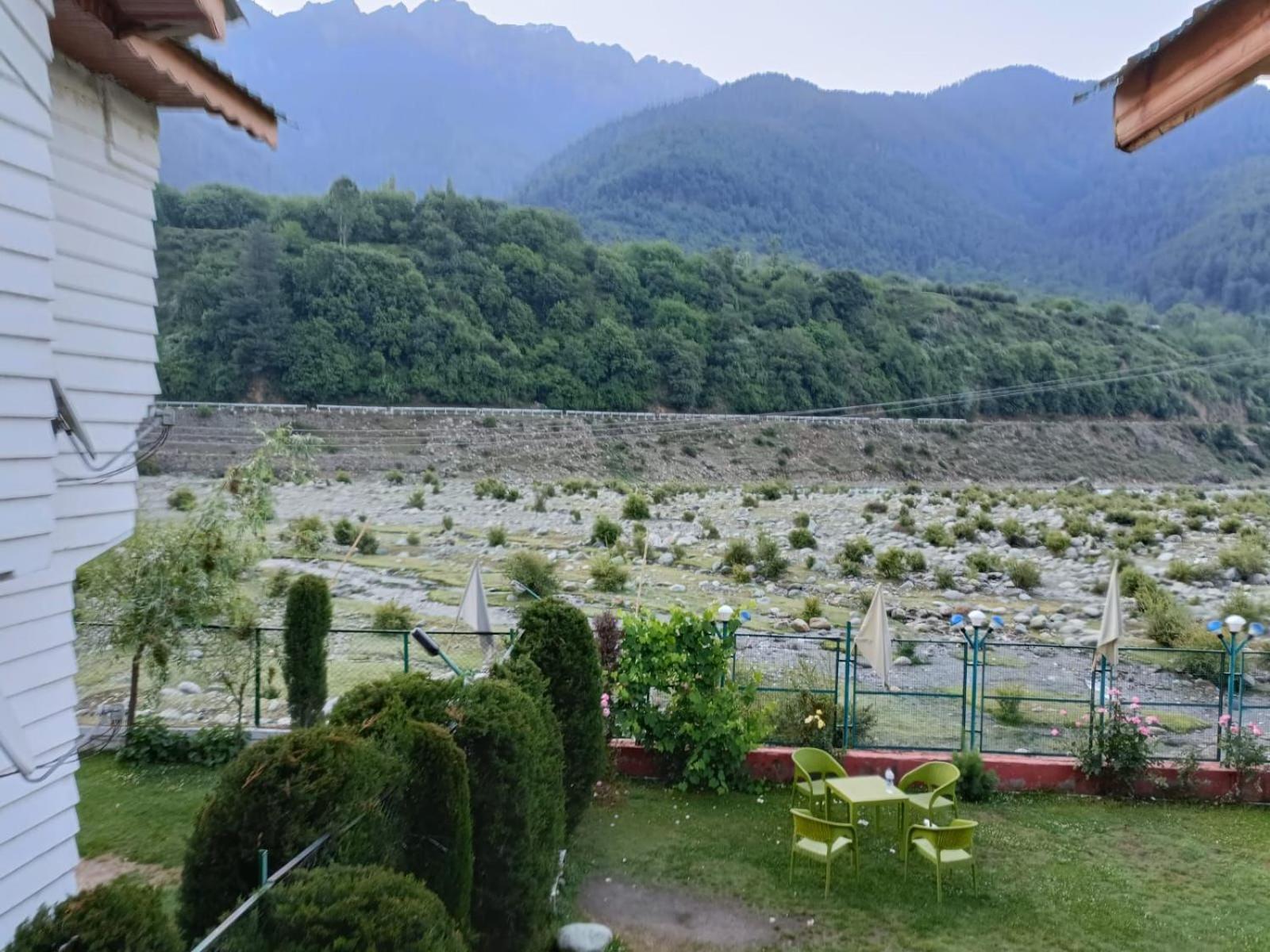 Sojourn Cottages Pahalgam Exterior photo